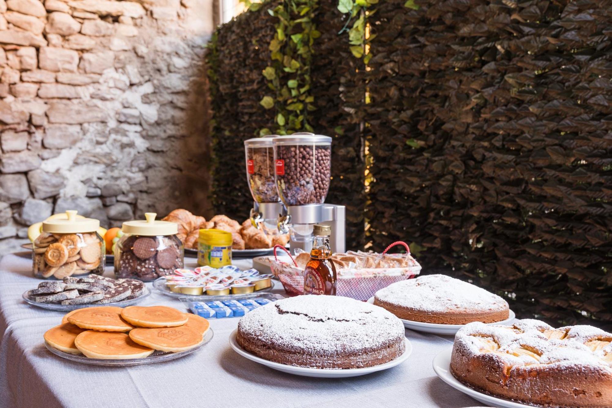 B&B La Corte And Home Restaurant - Free Parking - 10 Minutes To The Lake And Centre Como Exterior foto
