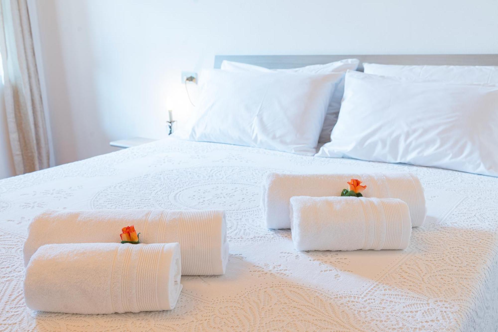 B&B La Corte And Home Restaurant - Free Parking - 10 Minutes To The Lake And Centre Como Exterior foto