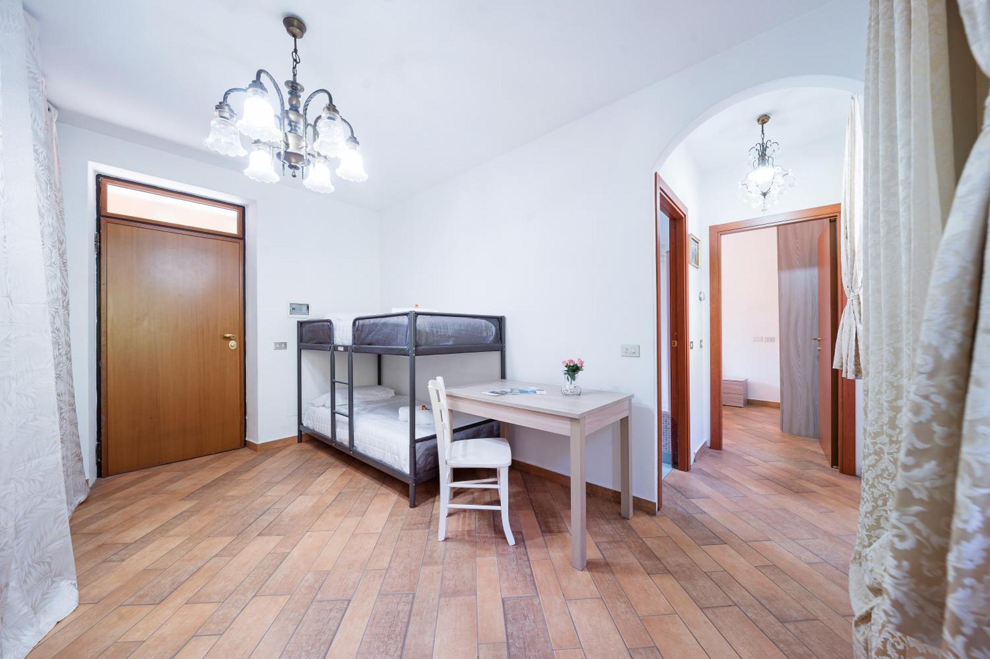 B&B La Corte And Home Restaurant - Free Parking - 10 Minutes To The Lake And Centre Tavernerio Exterior foto