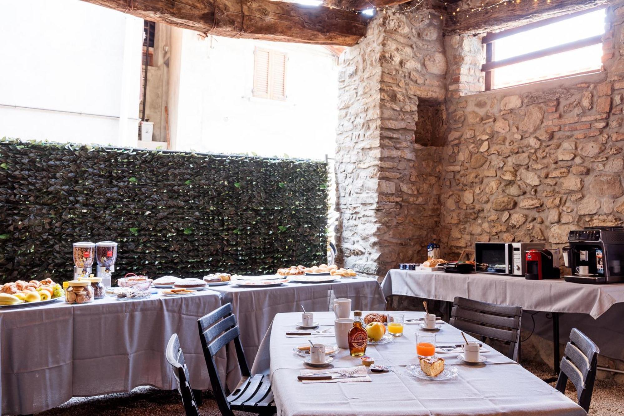 B&B La Corte And Home Restaurant - Free Parking - 10 Minutes To The Lake And Centre Tavernerio Exterior foto