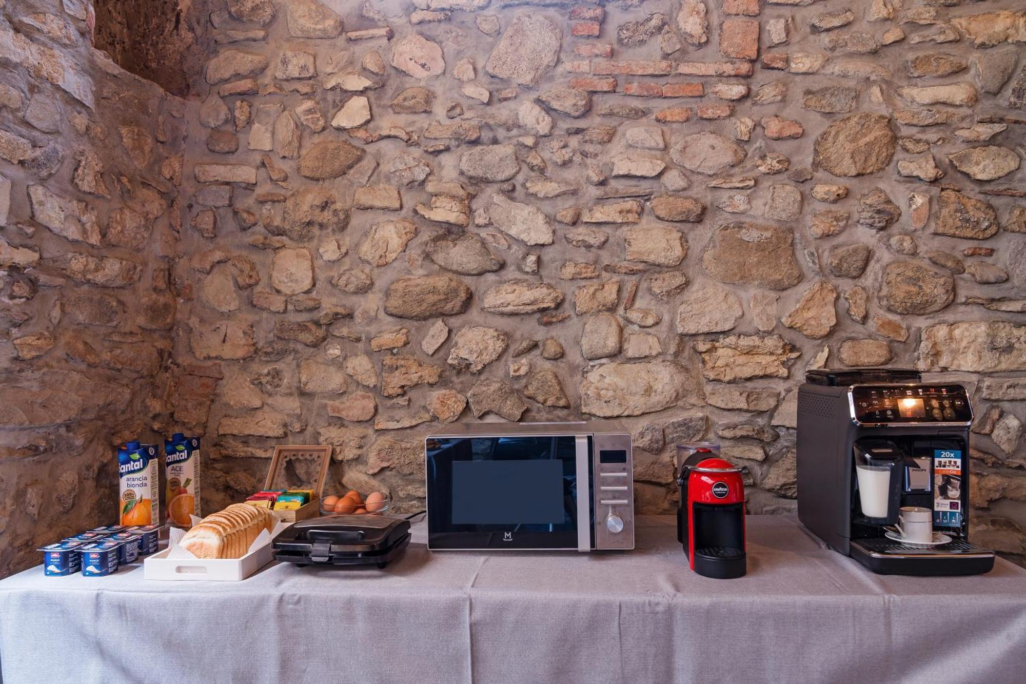 B&B La Corte And Home Restaurant - Free Parking - 10 Minutes To The Lake And Centre Tavernerio Exterior foto