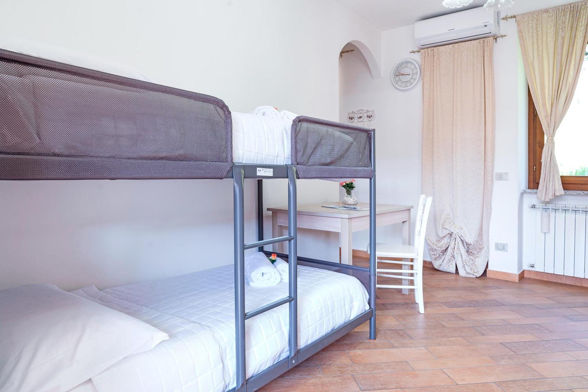 B&B La Corte And Home Restaurant - Free Parking - 10 Minutes To The Lake And Centre Tavernerio Exterior foto