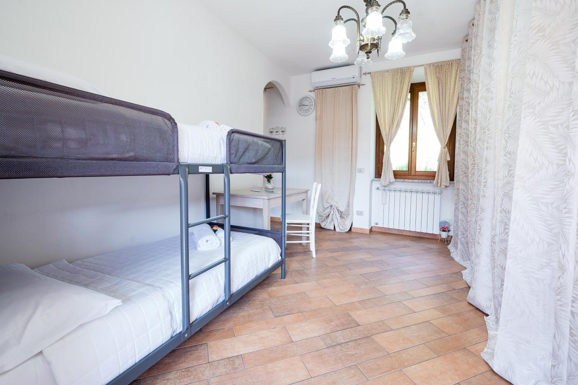 B&B La Corte And Home Restaurant - Free Parking - 10 Minutes To The Lake And Centre Tavernerio Exterior foto
