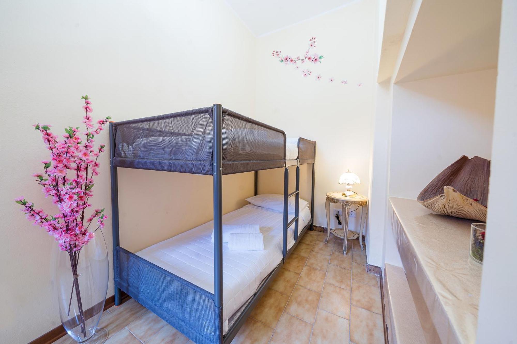 B&B La Corte And Home Restaurant - Free Parking - 10 Minutes To The Lake And Centre Tavernerio Exterior foto