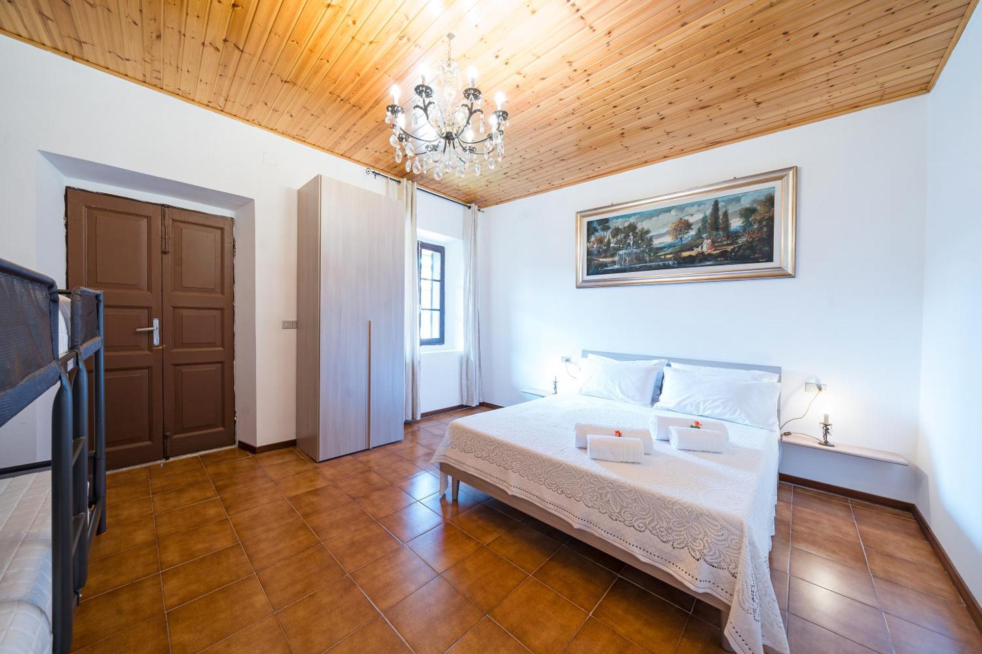 B&B La Corte And Home Restaurant - Free Parking - 10 Minutes To The Lake And Centre Tavernerio Exterior foto